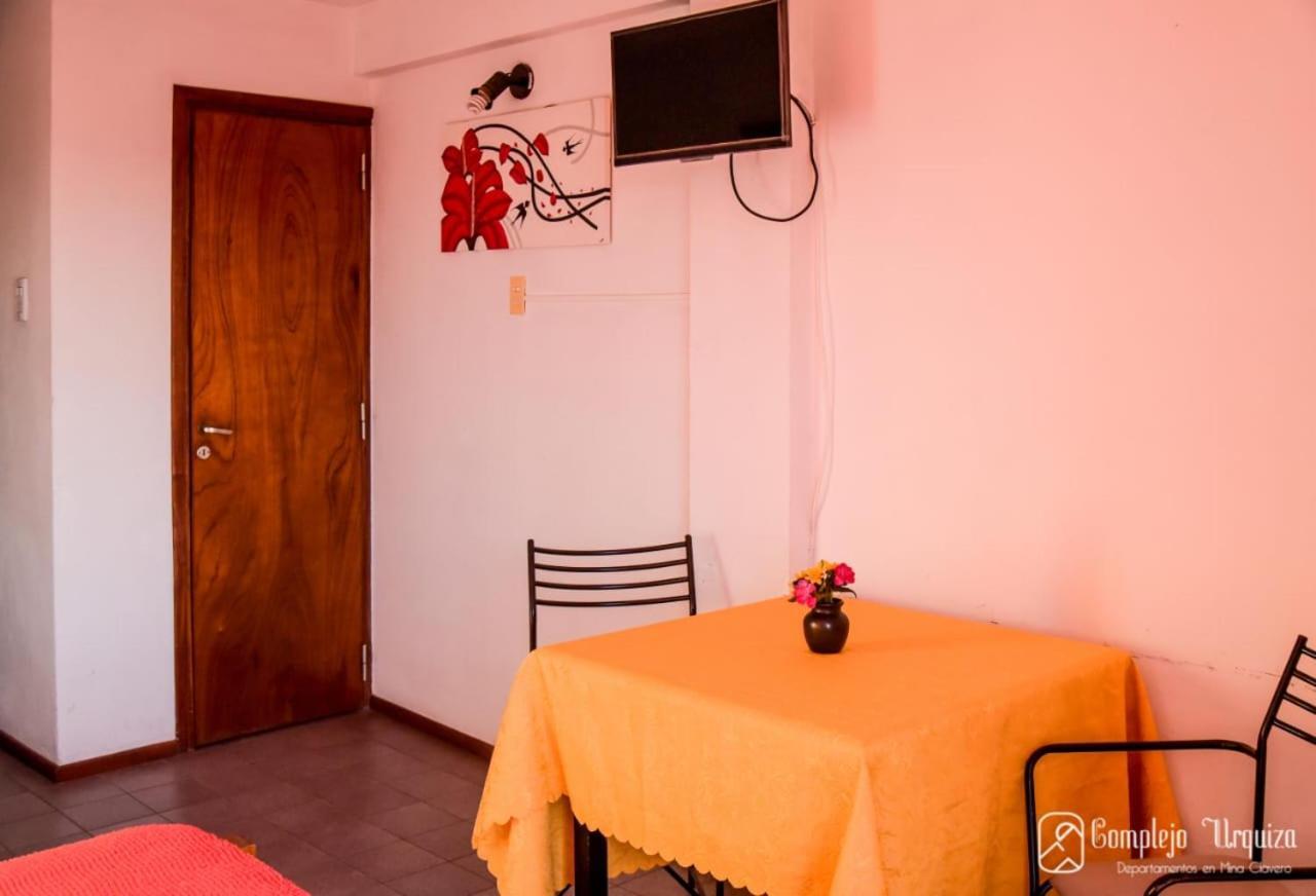 Complejo Urquiza Departamentos Apartamento Mina Clavero Exterior foto