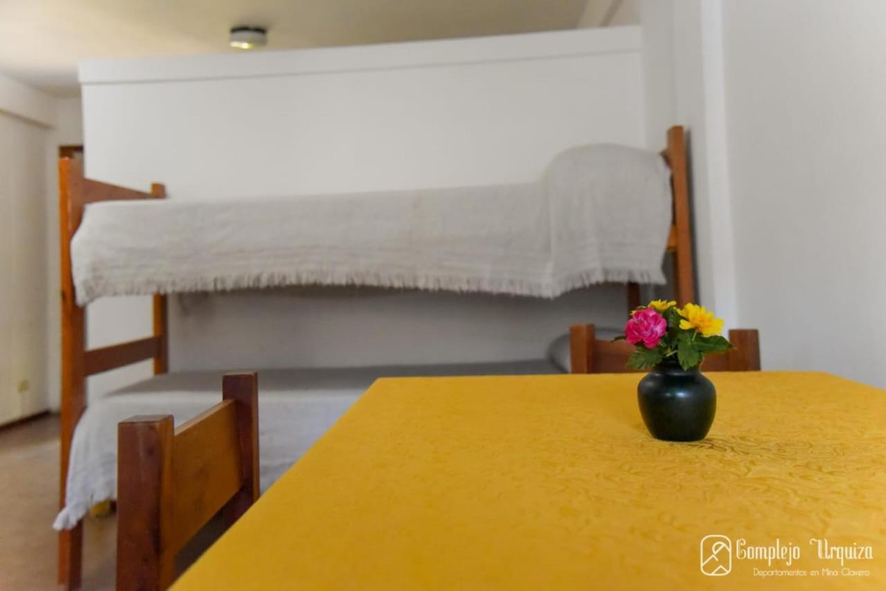 Complejo Urquiza Departamentos Apartamento Mina Clavero Exterior foto